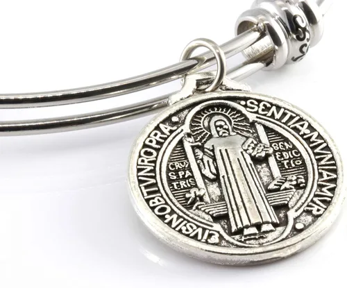 Vista 9 de Pulsera San Benito Medallas de San Benito son grandes regalos católicos o regalos de confirmación y Medalla de San Benito un brazalete de acero