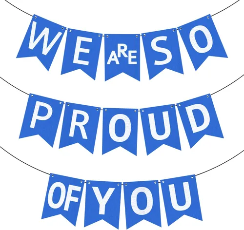Vista 10 de KatchOn, Cartel con texto en inglés «We are So Proud of You» – Cartel de felicitaciones preencordado de 10 pies, cartel de graduación negro