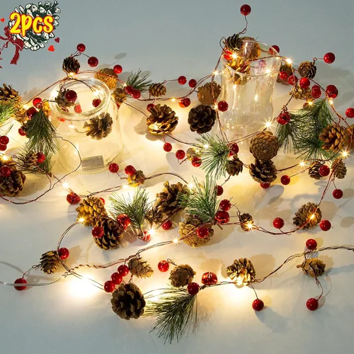 Vista 9 de Guirnalda de Navidad artificial con luces, funciona con pilas, guirnalda preiluminada de 6.56 pies con 20 luces LED, bayas rojas, piñas de pino
