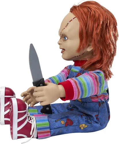 Vista 4 de Spirit Halloween Muñeca parlante de Chucky - 24 pulgadas, multicolor
