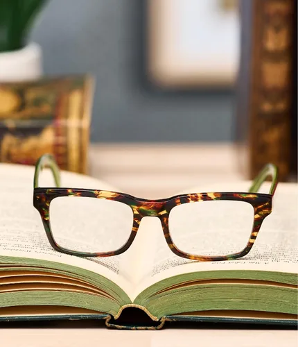Vista 5 de eyebobs Fare n Square Wide Traditional and Blue Light Reading Glasses Tortuga de cristal y tigre