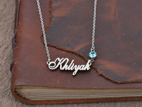Vista 2 de GR35Z9 Collar con colgante con nombre personalizado con piedra natal para ella