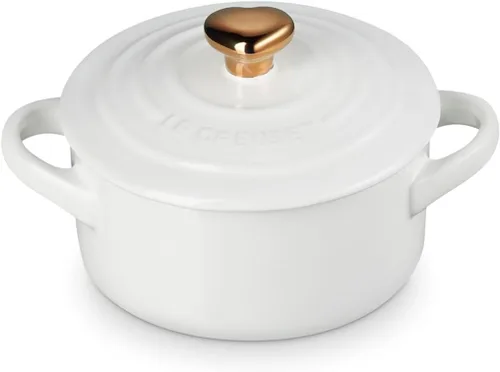 Vista 7 de Le Creuset Gres Mini redondo Cocotte, 8oz., Cerise con perilla de corazón dorado