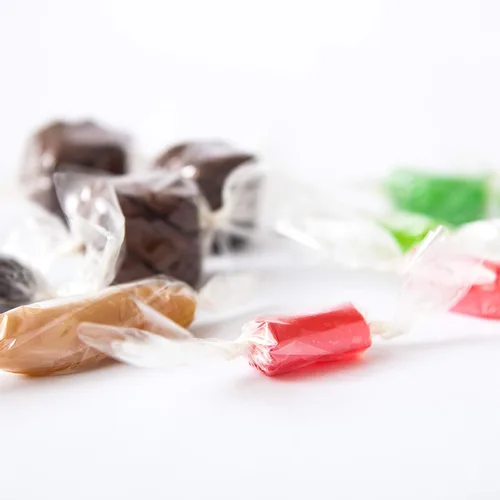 Vista 4 de Envolturas transparentes de caramelo, caramelo y chocolate, celofán natural, 1000 hojas cuadradas, 5 x 5 pulgadas