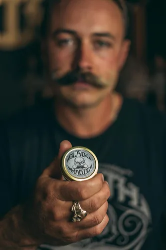 Vista 6 de Cera negra para bigote Cera mágica negra para bigote Oculta el cabello gris en la barba o el bigote Cera para bigote de sujeción extra fuerte
