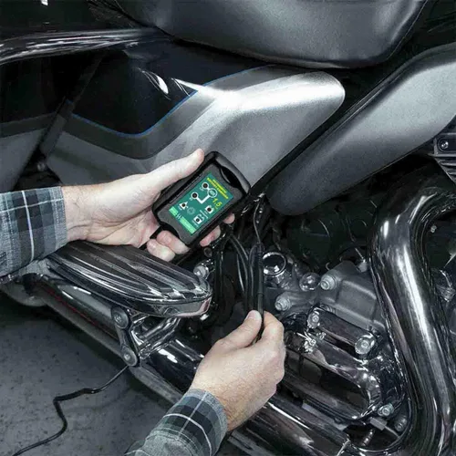 Vista 9 de Mantenedor de batería de 12V con carga lenta para motocicleta Harley Davidson y coche