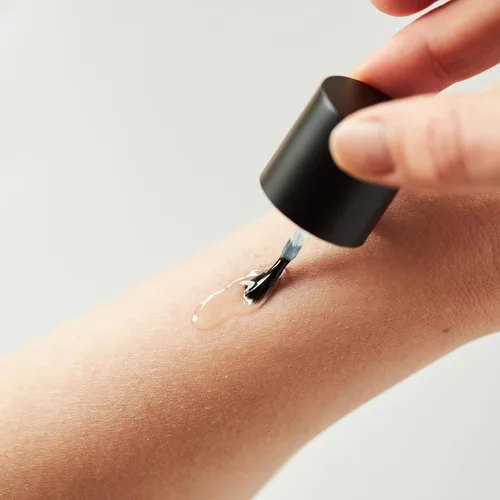 Vista 4 de Pro FX Spirit Gum - 0.47 fl oz - Maquillaje SFX para Halloween, pegamento adhesivo para prótesis, pegamento corporal para prótesis, joyas