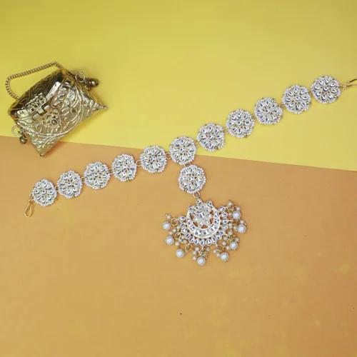 Vista 3 de I Jewels Gifts For Her 18k Gold Plated Indian Wedding Bollywood Floral Kundan Pearl Studded Rajasthani SheeshphoolMathapatti for Women (T206-7)