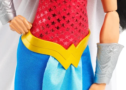 Vista 4 de Muñeca de acción para niñas Wonder Woman Premium DC Super Hero, 12 pulgadas