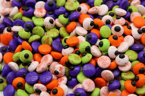 Vista 5 de Bolsa de media libra, surtido de mini bolas de caramelo sangrientas para proyectos escolares, 8 onzas, ojos de caramelo duros comestibles