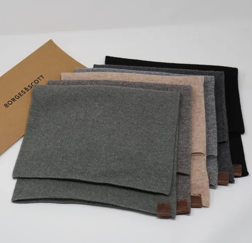 Vista 4 de Borges & Scott The St Anton - 100% cachemira Snood - Polaina para el cuello