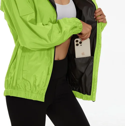 Vista 4 de OSTOO Chaqueta impermeable ligera para mujer, para correr, ciclismo, con capucha, para senderismo, rompevientos