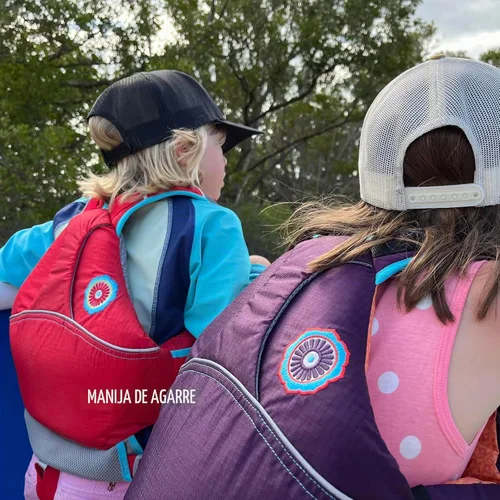 Vista 5 de Astral Otter 2.0 - Chaleco salvavidas para niños, cómodo, acolchado, USCG tipo III PFD, chaleco salvavidas para jóvenes, para SUP, vela y aguas Azul