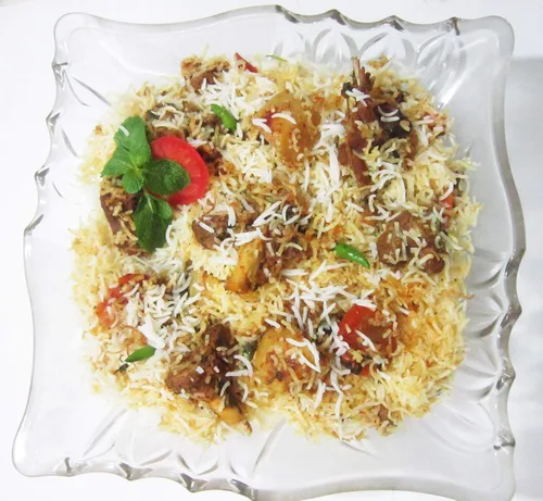 Vista 8 de Lucky Paquete combinado de Biryani Veg/No Vegetal (pollo Biryani (2), cordero Biryani, Sindhi Biryani, Veg Biryani)