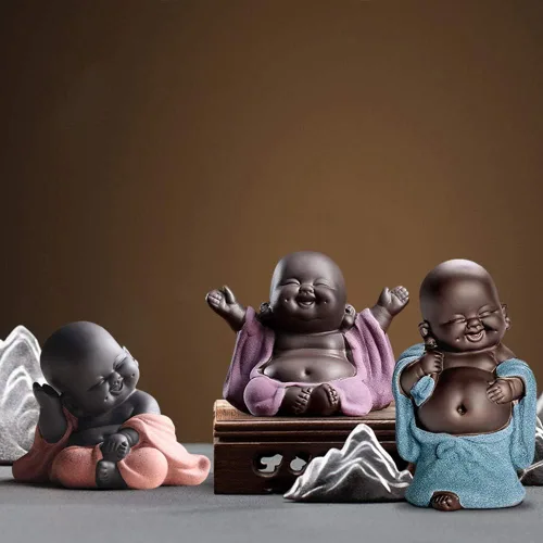 Vista 2 de Kingzhuo Estatua de Buda de cerámica pequeña linda figura de monje figura de Buda decoración del hogar manualidades creativas para bebés, adornos