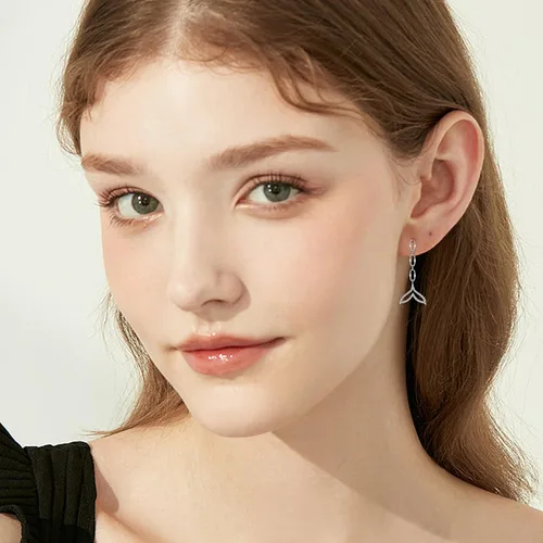 Vista 2 de EXRANQO Aretes colgantes de cola de sirena brillante de plata de ley 925 con circonita cúbica, regalo perfecto de joyería de cola de pez para niñas