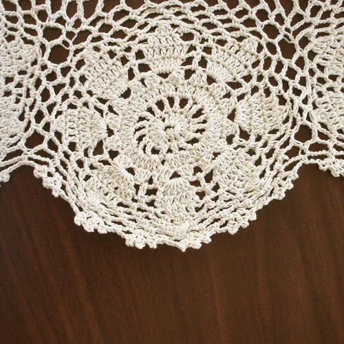 Vista 4 de USTIDE Mantel redondo de ganchillo de 70 pulgadas, superposiciones de mesa de encaje de algodón beige hecho a mano con diseño floral de ganchillo