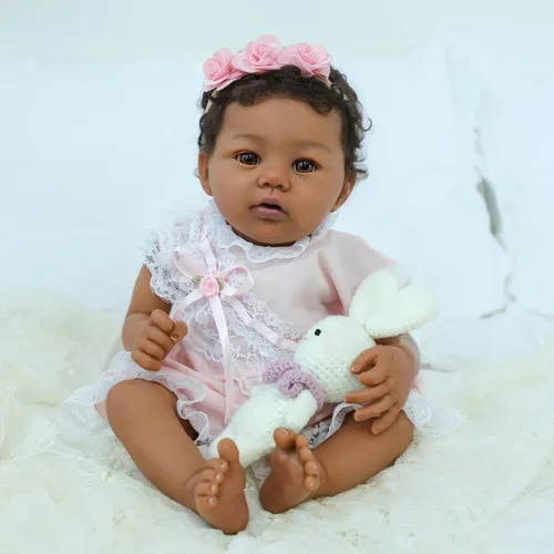 Vista 5 de KSBD Reborn Baby Doll Black Girl – Muñeca realista de 18 pulgadas afroamericana recién nacida hecha a mano con cuerpo suave y peso real y accesorios