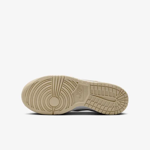 Vista 426 de Nike Kid's Dunk Low Sneaker