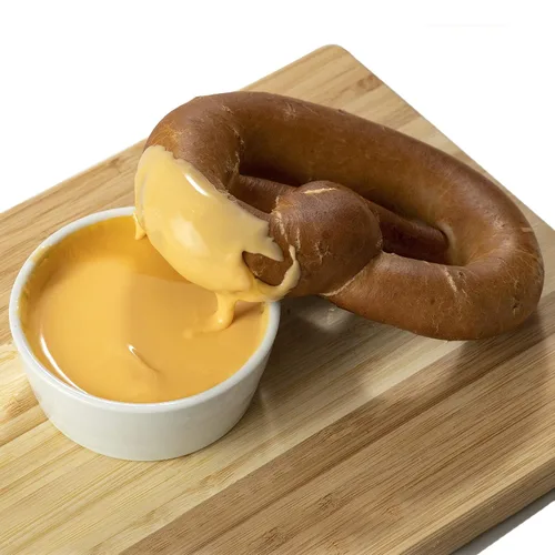 Vista 3 de Queso para untar, estable en el estante, Wisconsin, ideal como bocadillos para pretzels o verduras, (1 unidad, queso cheddar añejo)
