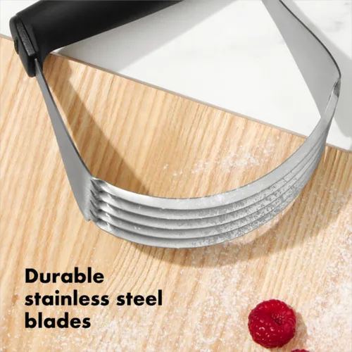 Vista 3 de Batidora y cortadora de pasta con cuchilla de acero inoxidable OXO Good Grips