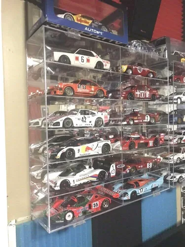 Vista 3 de DisplayGifts Estuche Exhibidor de Vehículos de Juguete Diecast a Escala 1/18 Hot Wheels con Protección UV del 98% Soporte para 12 Vehículos