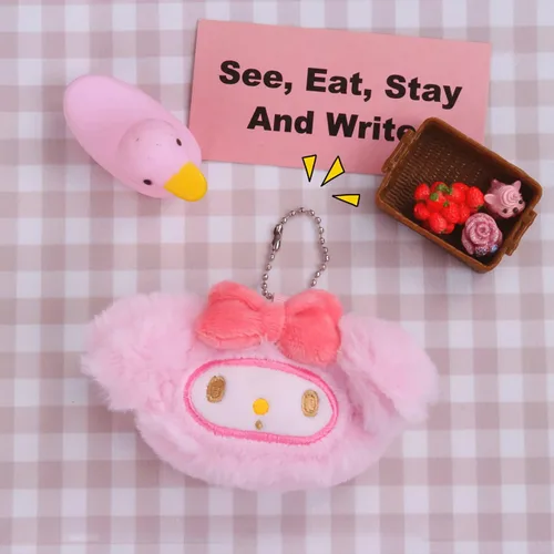Vista 4 de Oqqituy Lindo llavero de felpa de dibujos animados, llavero de piel sintética Kawaii para mujeres y niñas