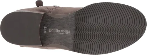 Vista 4 de Gentle Souls by Kenneth Cole Brian Bota de media pantorrilla con detalle de hebilla en ángulo Topline Suede Arnés