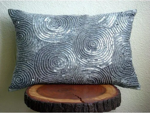 Vista 4 de HomeCentric - Funda de almohada lumbar plateada, 12 x 16 pulgadas (11.8 x 15.7 in), almohada rectangular de seda, lentejuelas brillantes con Plata