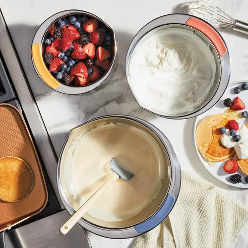 Vista 6 de Ayesha Curry Kitchenware Pantryware - Cuencos para mezclar de acero inoxidable, juego de 3 piezas, color plateado con asas