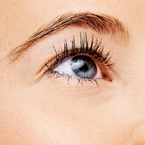 Vista 6 de essence Lash Princess Curl & Volume Mascara Vegano y libre de crueldad