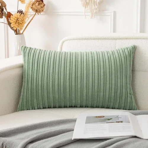 Vista 65 de UGASA - Fundas de almohada decorativas de terciopelo suave y sólidas de Navidad para sala de estar/sofá, 16 x 16 pulgadas, 2 unidades, color burdeos