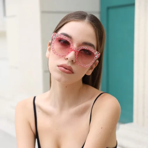 Vista 3 de FEISEDY Gafas de sol vintage con diamantes de imitación de cristal de ojo de gato para mujer B4068