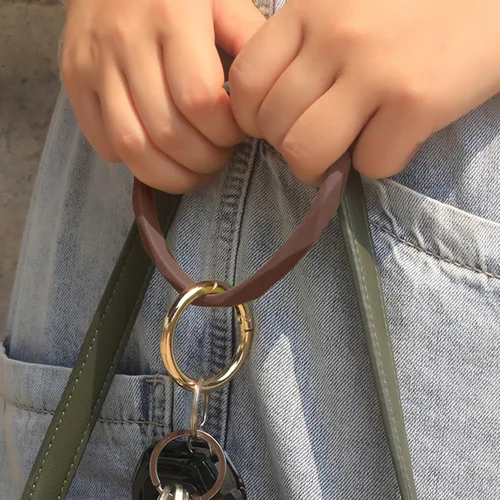 Vista 2 de Llavero pulsera de silicona para mujeres y niñas en forma de diamante