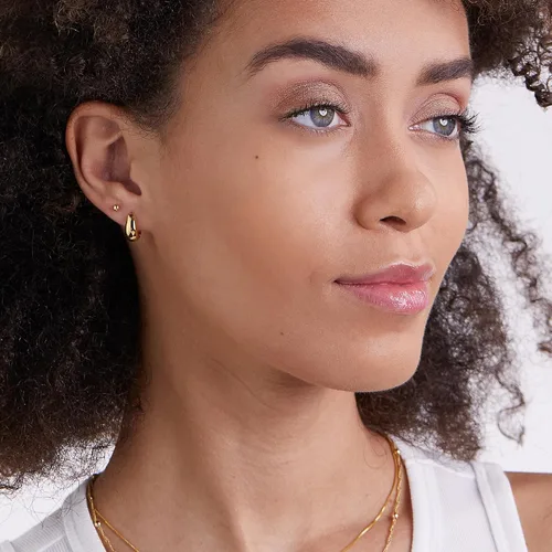 Vista 2 de MILLA Aretes tipo huggie de oro de 14 quilates o plata de ley para mujer, paquete múltiple e individuales, aretes para mujer, aretes de moda Y2K