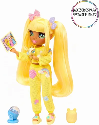 Vista 5 de Rainbow High Jr High PJ Party - Sunny, Muñeca de moda rubia posable amarilla de 9" con enterizo suave, pantuflas, accesorios de juego divertidos