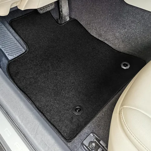 Vista 3 de IKON MOTORSPORTS, Alfombrillas compatibles con Toyota Camry 2018-2024, alfombra de nailon negro delantera y trasera, juego de 4 piezas, 2019 2020