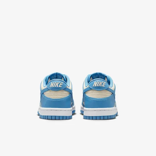 Vista 230 de Nike Kid's Dunk Low Sneaker