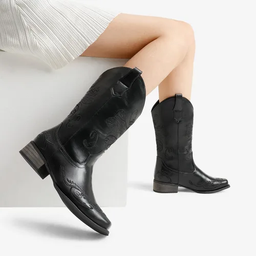 Vista 5 de DREAM PAIRS Botas vaqueras de media pantorrilla para mujer, botas vaqueras bordadas cosidas con punta cuadrada, botas occidentales