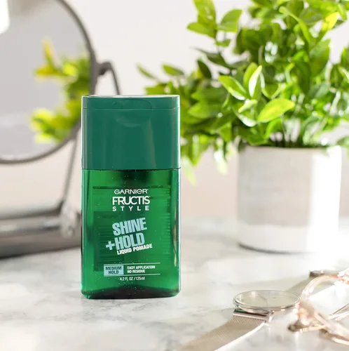 Vista 6 de Garnier Cuidado del cabello Fructis Style Shine and Hold Pomada líquida para el cabello para hombres, sin alcohol de secado, 4.2 onzas líquidas