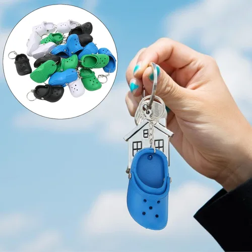 Vista 3 de TOPINCN 20 llaveros para pantuflas, 4 colores de silicona, reutilizables, agujeros de playa, llaveros para mochila, bolso, equipaje, recuerdos