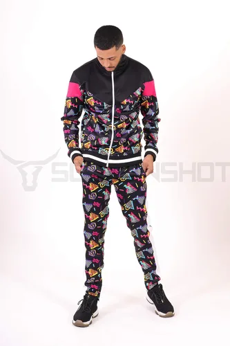 Vista 3 de SCREENSHOT Chaqueta deportiva urbana de hip hop prémium para hombre, con cinta lateral, ropa deportiva urbana y ropa de calle