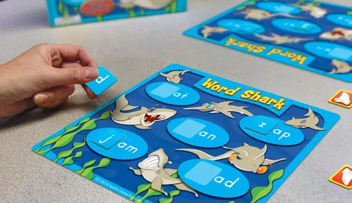 Vista 3 de Teacher Created Resources Word Shark: Juego de vocales cortas (TCR7805)