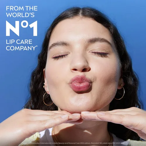 Vista 13 de NIVEA Smoothness Lip Care - Bálsamo labial protector solar con SPF 15 de amplio espectro, manteca de karité, aceites nutritivos y vitamina C y E