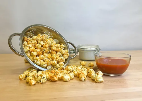 Vista 3 de Campbell's Sweets Factory Sabores gourmet de palomitas de maíz con sabor a cheddar, Buffalo Ranch y Nacho Jalapeño, paquete de regalo variado de 3