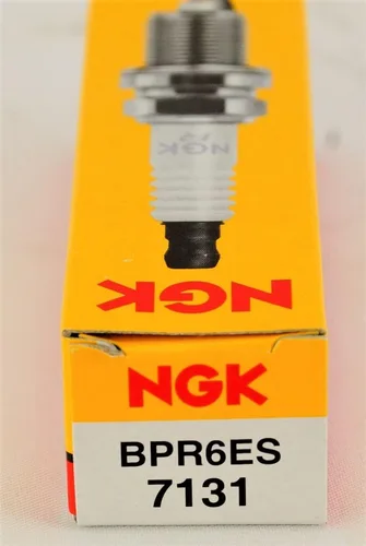 Vista 8 de Juego de 4 bujías estándar NGK BPR6ES, 7131