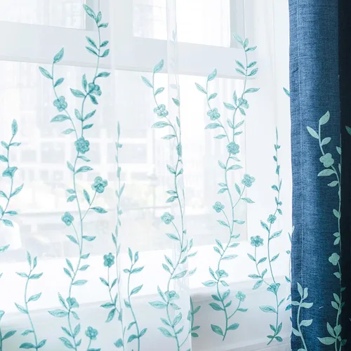 Vista 3 de Cortinas de lino bordadas marca Melodieux