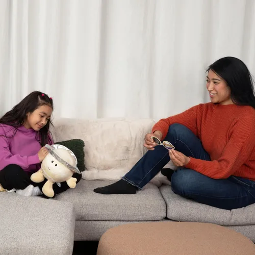 Vista 6 de Celestial Buddies Saturn Buddy Peluche suave de 10 pulgadas, características bordadas, etiqueta de datos divertidos de planetas para niños