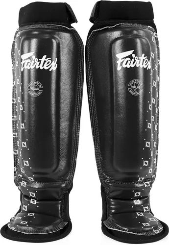 Vista 4 de Fairtex Espinilleras SP6 Muay Thai para hombres, mujeres y niños Espinilleras hechas con material de neopreno y son de primera calidad, ligeras