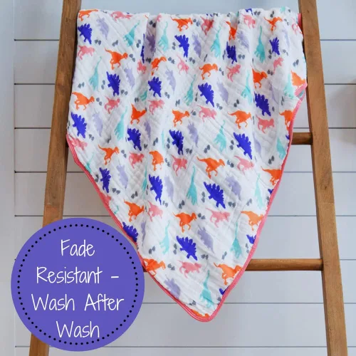 Vista 5 de LollyBanks Manta de muselina para bebé 100% algodón, 6 capas, mantas suaves para bebés para niñas, manta grande de 47 x 47 pulgadas versátil